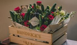 Menangkan Hati Pasangan dengan Bunga dan Puisi di Hari Kasih Sayang - JPNN.com