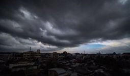 BMKG Ingatkan Waspada Cuaca Ekstrem pada Puncak Musim Hujan Januari-Februari - JPNN.com