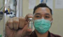 281 Orang Tenaga Kesehatan di Palembang Batal Disuntik Vaksin Covid-19 - JPNN.com