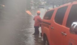 Sembilan Titik di Kota Bekasi Banjir, Satu Perumahan Tenggelam - JPNN.com