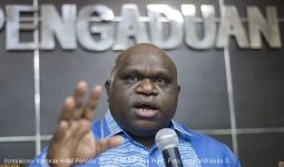 Wah Natalius Pigai Curhat soal Rasisme di Papua pada Menhan Amerika - JPNN.com