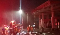 5 Kali Ledakan di SPBU Margomulyo Surabaya, Asap Mengepul dari Celah Selokan - JPNN.com