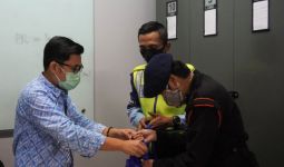 2 Petugas Transjakarta Lutfi dan Fina Memang Luar Biasa, Heroik - JPNN.com