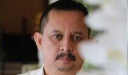 Dokter Cantik Bergelayutan di Kap Mobil saat Pergoki Suami Bersama Selingkuhan, Golkar Sulut Tegas - JPNN.com