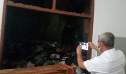 Wali Kota Bekasi Bongkar Pintu di Kantor Disdik, Sejumlah Berkas Telah Terbakar - JPNN.com