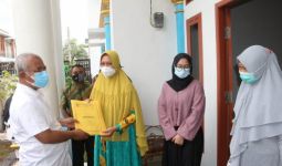 Wali Kota Bekasi Temui Keluarga Almarhum Kapten Didik, Korban Sriwijaya Air SJ182 - JPNN.com