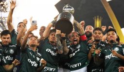 Palmeiras Angkat Trofi Copa Libertadores - JPNN.com