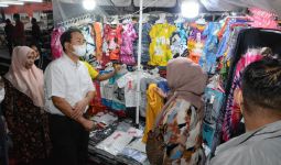 Kunjungi Pasar Bukittinggi, Pimpinan DPR: Cintai dan Beli Produk Dalam Negeri - JPNN.com