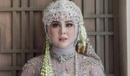 Penampilan Kesha Ratuliu di Hari Pernikahan Banjir Pujian - JPNN.com