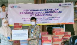 PT Jamkrindo Beri Bantuan untuk Korban Banjir Karawang dan Subang - JPNN.com