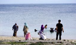 Libur Imlek, Warga Gorontalo Pilih Berwisata ke Pantai - JPNN.com