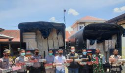 Bea Cukai dan Polri Gagalkan Penyelundupan Rokok Ilegal Terbesar di Sumatera Barat - JPNN.com