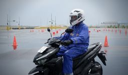 5 Perlengkapan yang Wajib Dibawa Bikers Saat Musim Hujan  - JPNN.com
