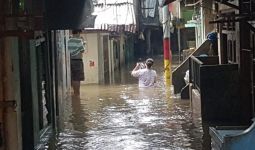 Tanggul Kali Bekasi Jebol, Perumahan Ini Berpotensi Alami Banjir Besar - JPNN.com