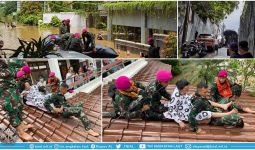 Detik-Detik Menegangkan Pasukan Marinir Mengevakuasi Lansia di Kemang - JPNN.com