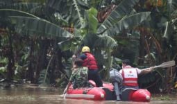 Di Tengah Lokasi Banjir, Terdengar Teriakan Minta Tolong - JPNN.com
