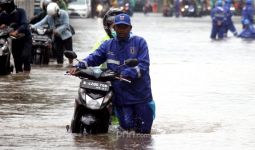 Sepeda Motor Mogok Akibat Terendam Banjir, Cek 4 Komponen Ini - JPNN.com