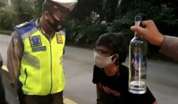 Tanpa Alasan Jelas, 2 Pemuda Memaki-maki Polisi Lalu Lintas, Oh Ternyata - JPNN.com