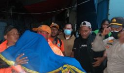 Bermain di Saat Banjir, 2 Bocah Tewas Tenggelam di Danau RPTRA Kembangan Utara - JPNN.com