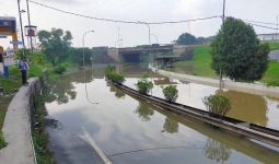 Simpang Susun Bitung Tol Jakarta-Tangerang Masih Banjir, Arus Lalu Lintas Dialihkan - JPNN.com