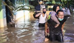 Beberapa Pengungsi Korban Banjir Positif COVID-19 - JPNN.com