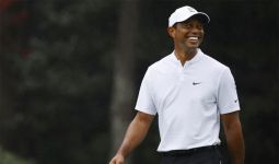 Tiger Woods Kecelakaan, Mobilnya Terguling Masuk Jurang, Rusak Parah - JPNN.com