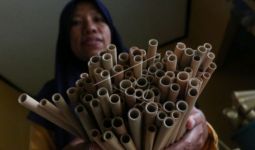 Perjuangan Ibu Mahuni Jaga Pasar Ekspor Kerajinan Bambu, Omzet Rp 20 Juta Per Bulan - JPNN.com