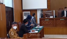 Polisi Absen Lagi di Sidang, Kubu Habib Rizieq Pilih Mengajukan Permohonan Ini pada Hakim - JPNN.com