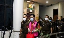 Kejagung Temukan 36 Lukisan Berlapis Emas Saat Geledah Apartemen Jimmy Sutopo - JPNN.com