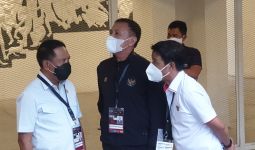 Menpora dan Ketua PSSI pun Sampai Harus Mengelilingi Stadion Madya - JPNN.com
