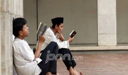 3 Trik Mengkhatamkan Al-Qur'an Selama Ramadan, Cara Nomor 2 Lebih Enteng - JPNN.com