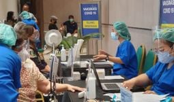 Siloam Hospitals TB Simatupang Melayani Vaksinasi COVID-19 untuk Lansia - JPNN.com