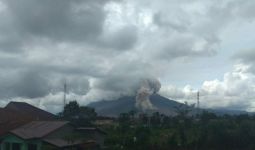 Gunung Sinabung Erupsi Lagi, Waspada Lahar Dingin - JPNN.com