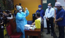 Keluarga Besar Kolese Kanisius Menggelar Vaksinasi Covid-19 Gratis Buat Lansia - JPNN.com
