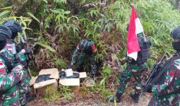 Lihat Nih, Prajurit TNI Temukan 2 Kotak Kardus di Jalur Ilegal, Isinya Bikin Melongo - JPNN.com