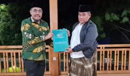 Silaturahim ke Kiai Lukman Hakim, Gus Jazil Diminta Majukan NU DKI - JPNN.com