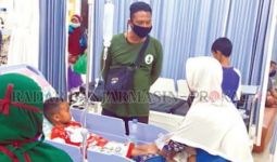 Puluhan Warga Amuntai Keracunan Makanan di Acara Posyandu Desa - JPNN.com