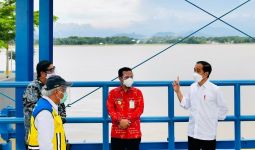 Resmikan Kolam Regulasi Nipa-Nipa, Jokowi Harap Banjir di Makassar Berkurang - JPNN.com