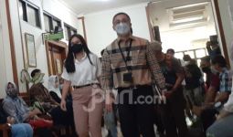 Sidang Perdana Gugatan Cerai, Suami Wulan Guritno Tak Terlihat - JPNN.com