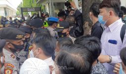 Pengacara Habib Rizieq Adu Mulut dengan Polisi, Begini Penjelasan Kapolres - JPNN.com