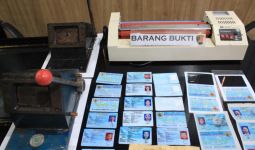 Polres Pelabuhan Tanjung Priok Tangkap Pelaku Pemalsuan E-KTP - JPNN.com