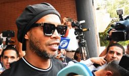 Respons Ronaldinho Soal Kemungkinan Melatih Klub Indonesia, Bersedia? - JPNN.com