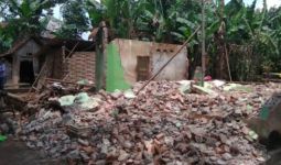 Istri Pertama Murka, Rumah Mantan Suami Dihancurkan Hingga Berkeping-keping - JPNN.com