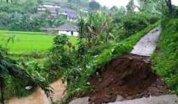 Longsor dan Banjir Terjang Cianjur - JPNN.com