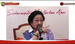 Megawati Soekarnoputri: Kalau Ada Anak tidak Punya Orang Tua, Peluklah - JPNN.com