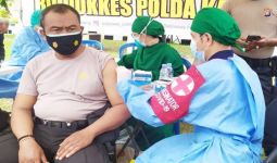 Amankan Kedatangan Wapres, Ratusan Personel Polda Kalteng Divaksin - JPNN.com