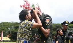 Tangis Haru Mewarnai Pelantikan 1.000 Bintara Orang Asli Papua - JPNN.com