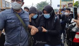 Menegangkan, Terduga Teroris yang Sedang Berjemur Pakai Sarung Diamankan di Kramat Jati - JPNN.com