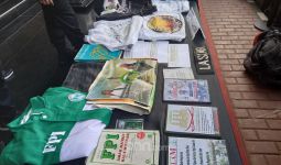 Baju dan Buku FPI Jadi Barang Bukti Penggerebekan Terduga Teroris - JPNN.com