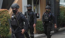 Perbedaan Pemeriksaan Pengunjung Mabes Polri Sebelum dan Sesudah Diserang Teroris - JPNN.com